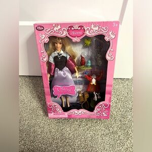Disney Sleeping Beauty Deluxe Singing Aurora 11” Fashion Doll + Friends NEW NRFB
